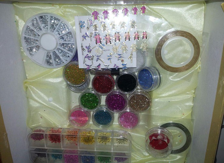 کاشت ناخن سالن دنیا