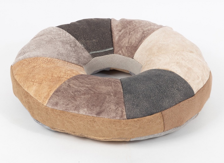 زیر نشیمنی مخملی