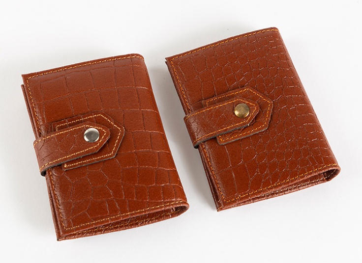 جاکارتی چرمی دکمه دار