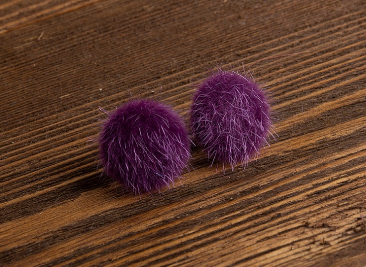 گوشواره میخی پشمی