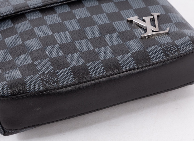 کیف دانشجویی LV