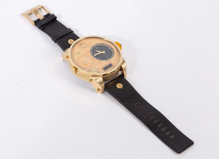 ساعت مچی چهار زمانه طرح Diesel