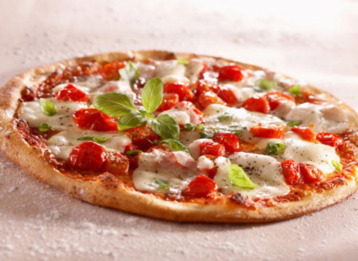 فست‌فود زنجیره‌ای نارا شعبه سعادت‌آباد