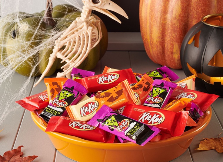 سلکشن 1 کیلویی Kit Kat مدل Halloween Lovers