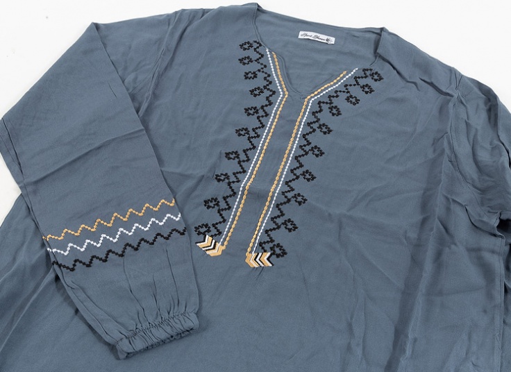 مانتو نخی یقه گلدوزی