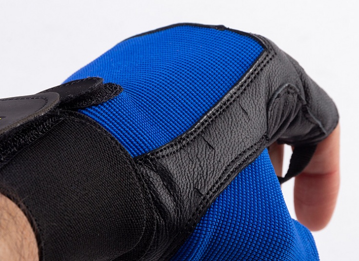 دستکش ورزشی