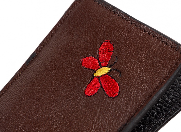 جاکارتی چرم گلدوزی‌ شده