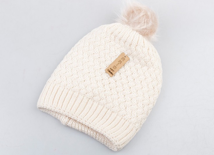 کلاه بافت Poom Poom