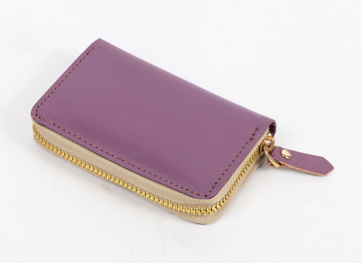 جاکارتی و کیف چرم طبیعی