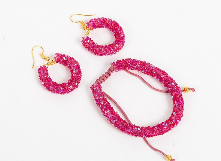 گوشواره و دستبند کریستالی