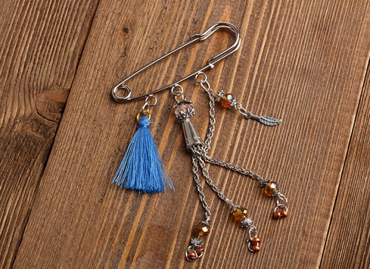 سنجاق سینه دست ساز