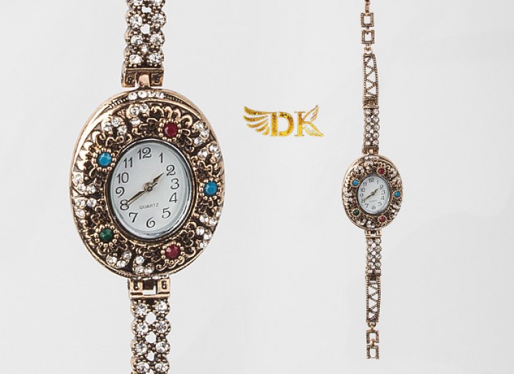 ساعت طرح نقره نگین دار