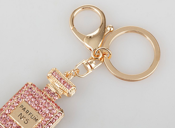 آویز کلید کریستالی طرح Channel