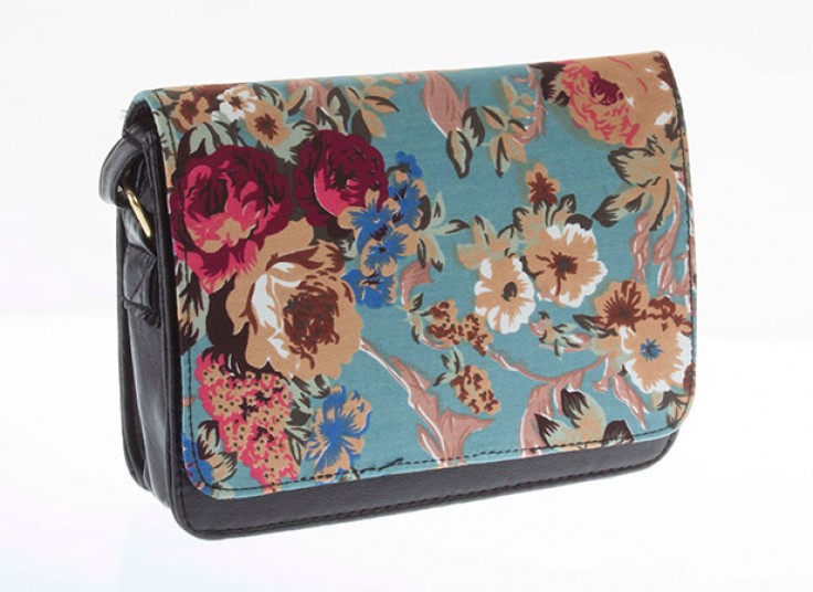 ست کیف و کفش گل‌ دار