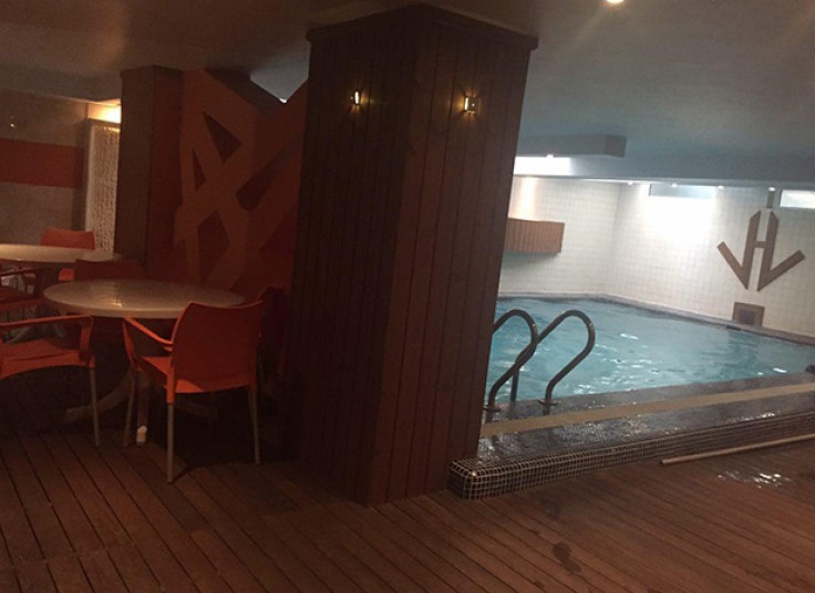 استخر و بدنسازی هتل ونوس