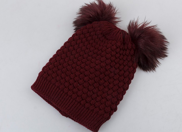 کلاه بافت Poom Poom