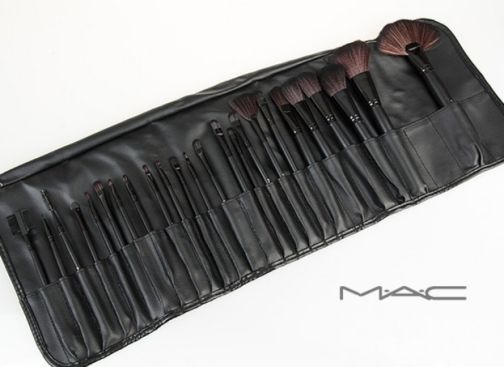 پکیج برس آرایشی رولی Mac