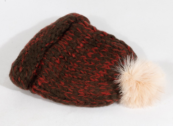 کلاه بافت منگوله دار