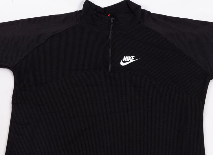 تیشرت نیم زیپ ورزشی طرح Nike