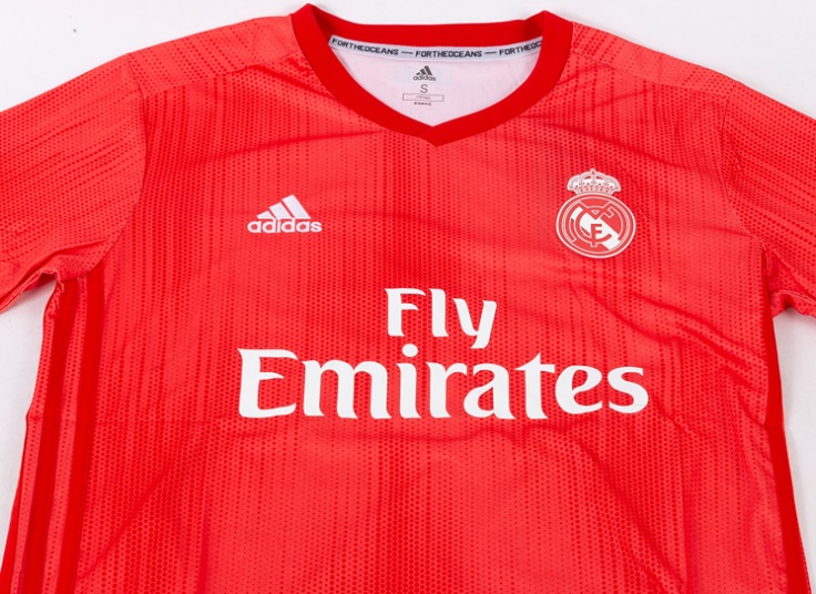 تیشرت ورزشی طرح adidas