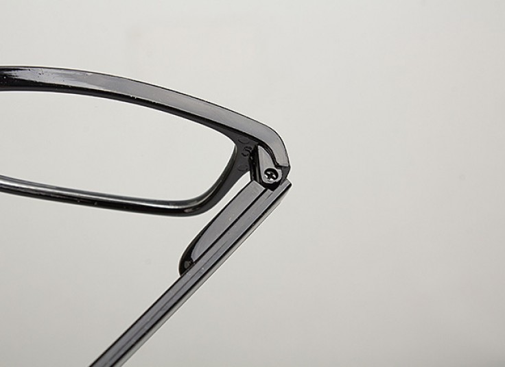 دو مدل عینک طبی  