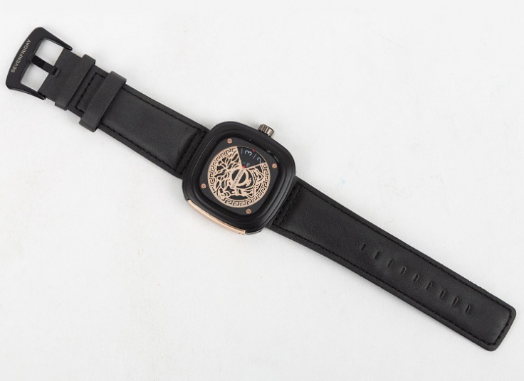 ساعت مچی SevenFriday