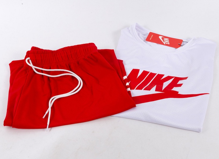 ست تیشرت و شلوارک سوزنی Nike