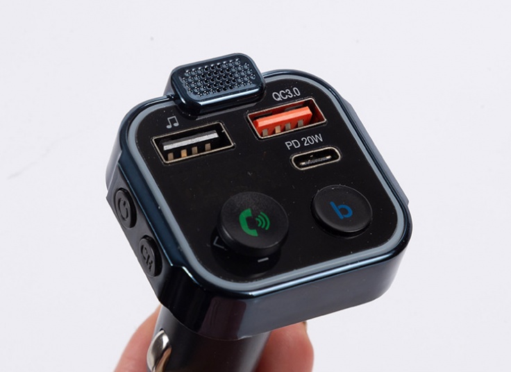 شارژر فندکی و FM Player مدل P5