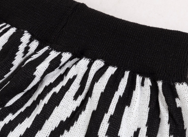 شلوار بافت طرحدار زنانه