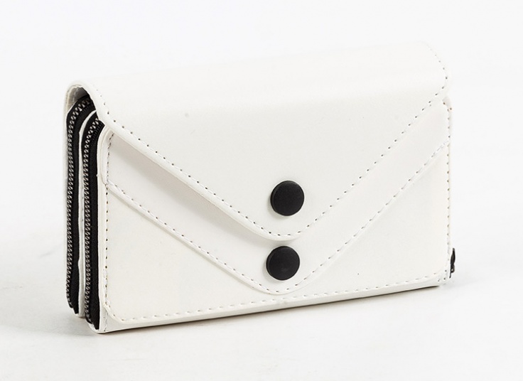 کیف پاسپورتی دکمه دار