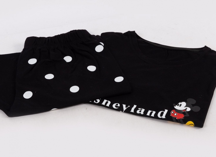 ست کراپ و شلوارک زنانه