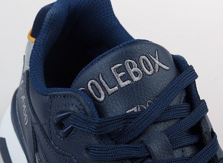 کفش ورزشی Diadora