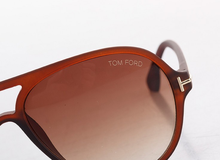 عینک آفتابی طرح Tom Ford