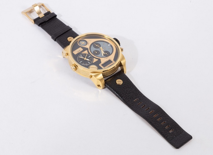 ساعت مچی چهار زمانه طرح Diesel