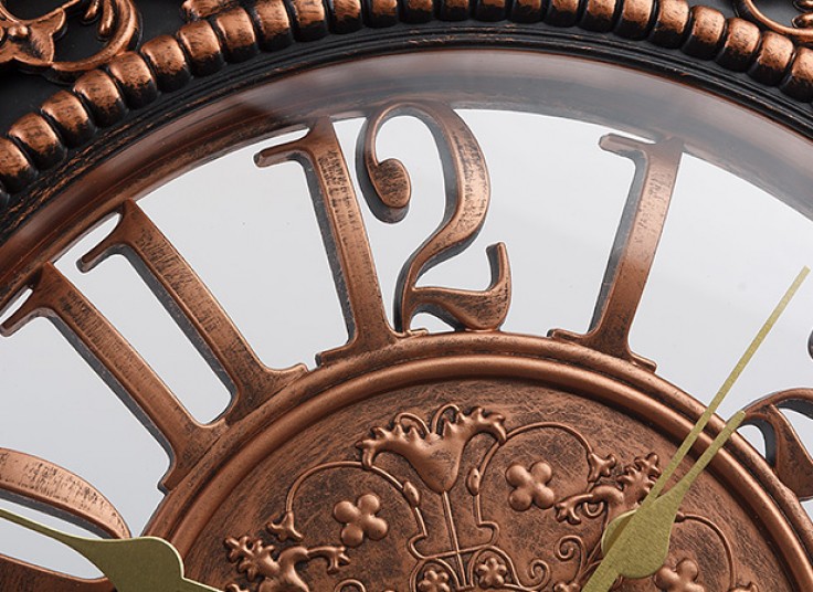 ساعت دیواری طرح سلطنتی