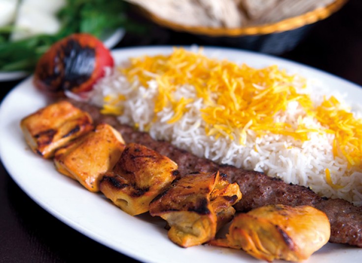 باغچه رستوران محفل