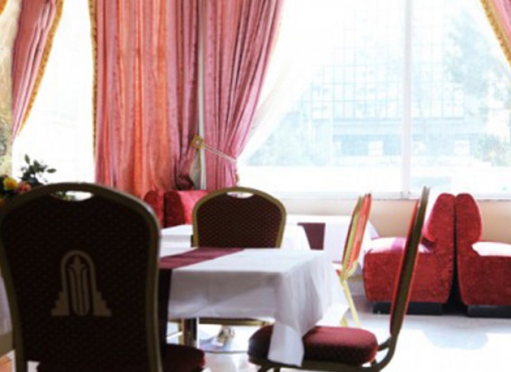 رستوران نارون هتل پارسیان انقلاب