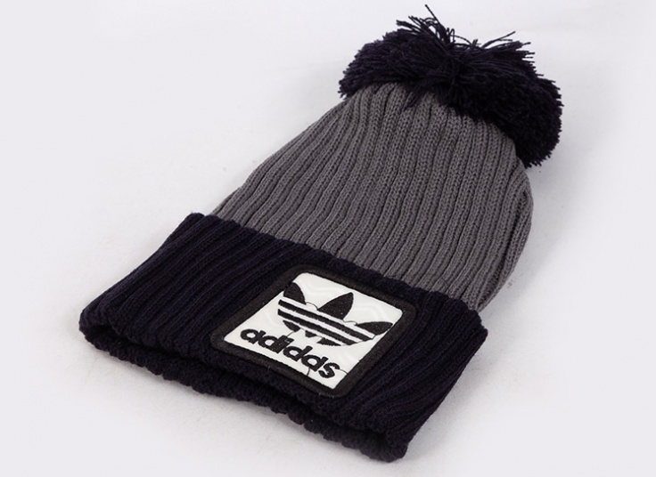 کلاه بافت طرح adidas