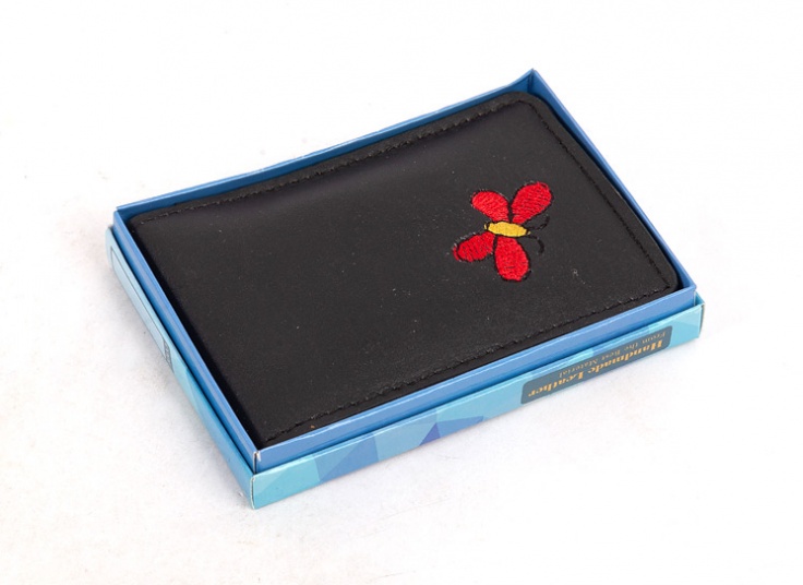 جاکارتی چرم گلدوزی‌ شده