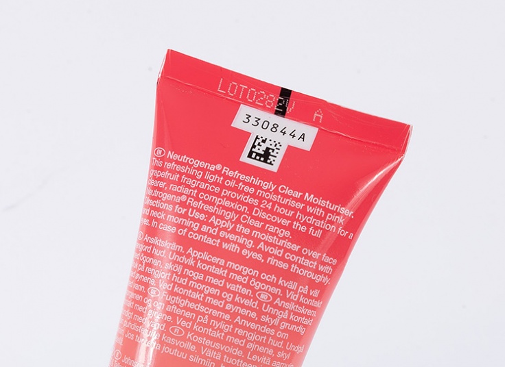 کرم مرطوب کننده Neutrogena