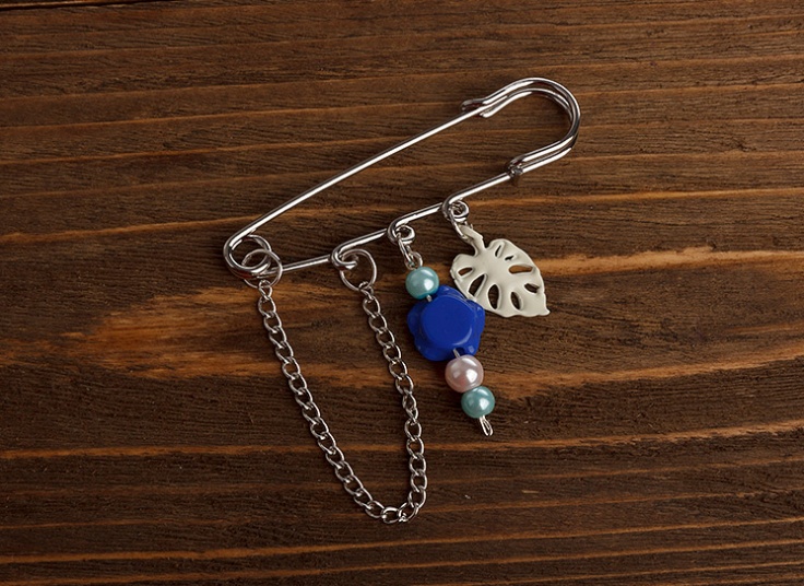 سنجاق سینه دست ساز