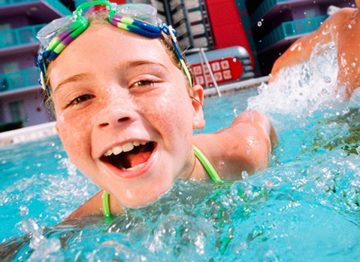 استخر هتل ونوس