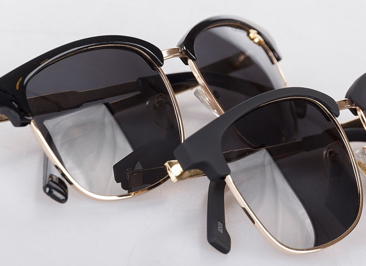 عینک آفتابی طرح Lacoste