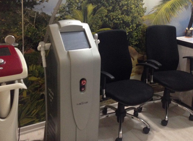 هیدرودرم و جوانسازی صورت مطب دکتر حسینی