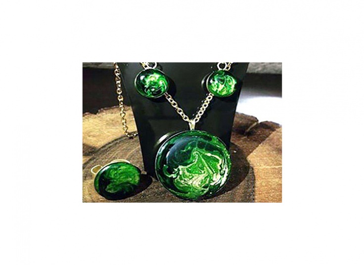 ورکشاپ ساخت زیور آلات رزین مدرن