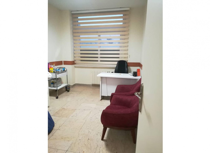 میکرودرم در مطب دکتر محمد زاده