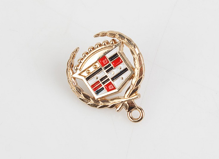 سنجاق سینه و کراوات