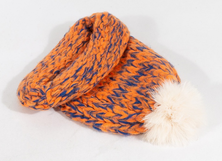 کلاه بافت منگوله دار