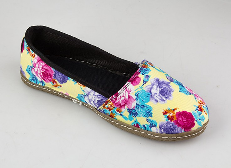 کفش گیوه ای گلدار