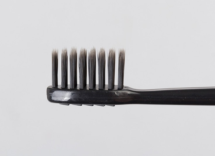 مسواک زغالی TRAVEL portable